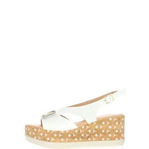 Sandalo in morbida pelle cuoio e bianca con zeppa Melluso