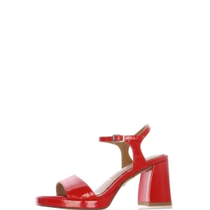 Sandalo in vernice rosso con tacco alto e plateau Tamaris