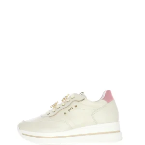 Sneakers in pelle panna con gioielli