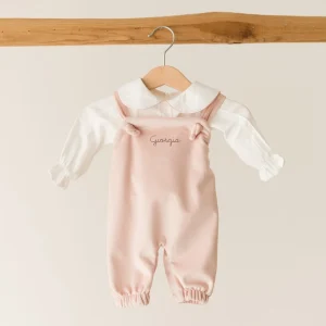 Salopette e Camicia cipria con ricamo personalizzato